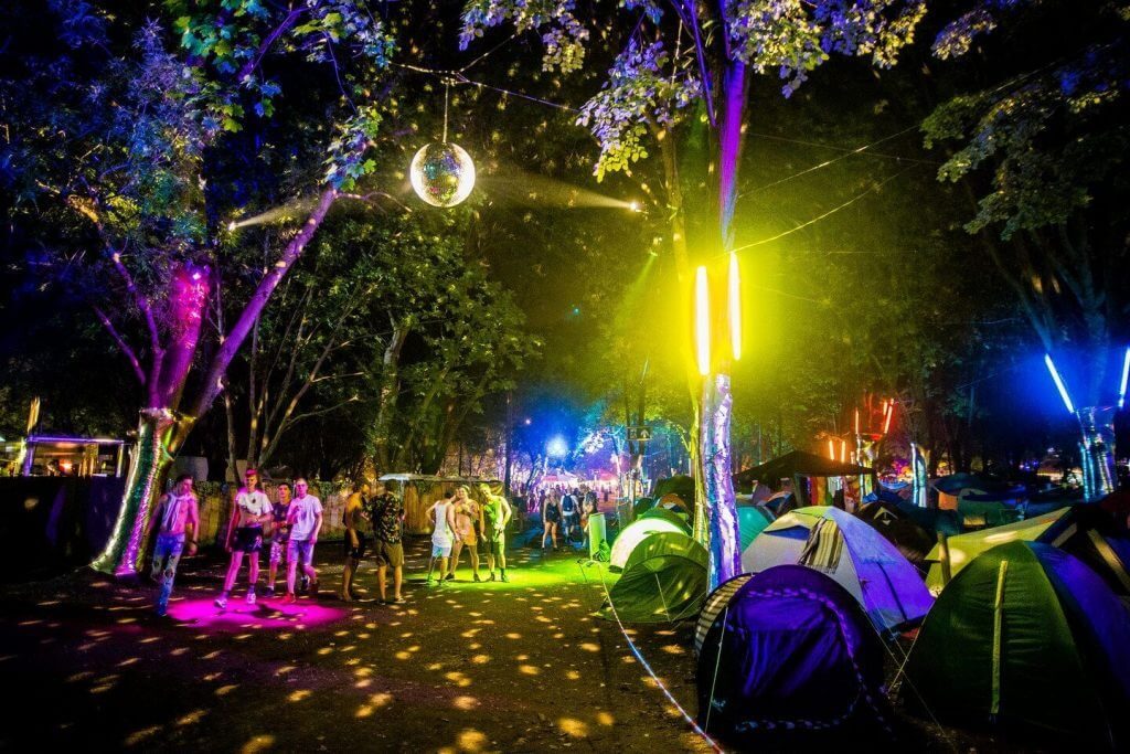 sziget-sfeer
