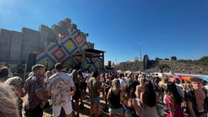 De Urban/Eclectic Stage