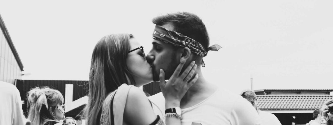 Intimiteiten op een festival: do’s en don’ts