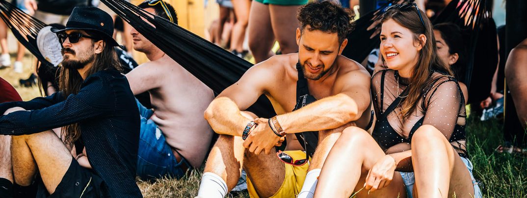 Wat doen festivals tegen de hitte dit weekend?