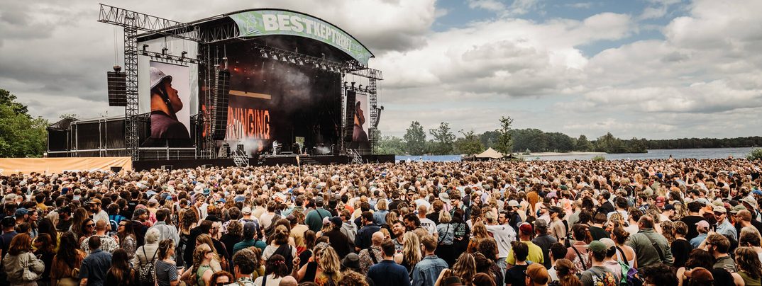Headliners BKS 2027: Fontaines D.C., JUNGLE en Phoebe Bridgers