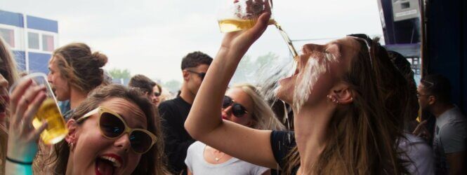 10 typetjes die je op elk festival vindt