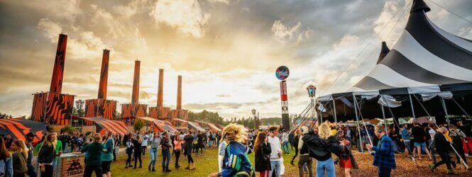 Een festivalzomer in Frankrijk: 5000 bezoekers en zittend publiek