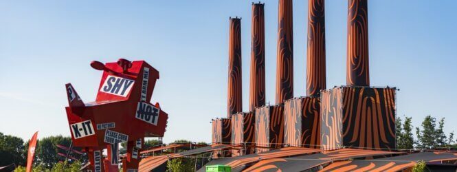 Zelfs met een fikse prijsverhoging zijn Lowlands en Tomorrowland beide uitverkocht