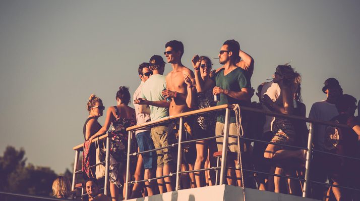 Dimensions: Boat party tickets in de verkoop
