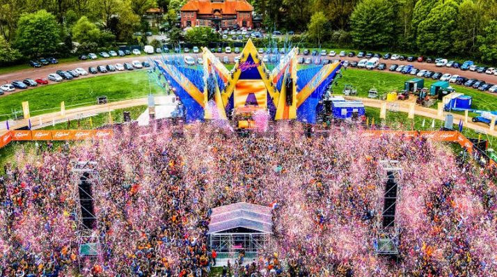 Gaat Kingsland Festival opnieuw het wereldrecord confetti schieten verbreken?