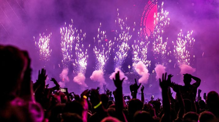 Oud en nieuw feesten om 2019 mee af te sluiten!