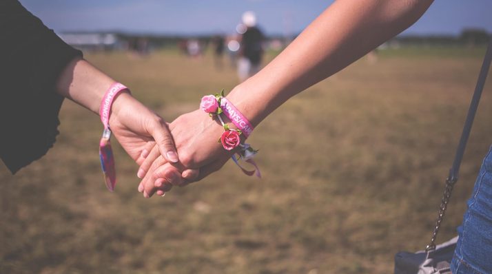 Festivals weer mogelijk met slimme polsbandjes?