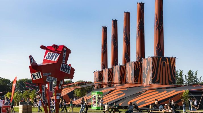 Zelfs met een fikse prijsverhoging zijn Lowlands en Tomorrowland beide uitverkocht