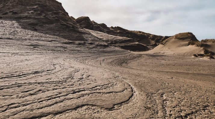 Bezoekers Burning Man vast in de modder