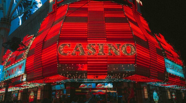 Combineer festivals met de mooiste poker bestemmingen