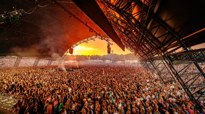 Lowlands 2023: Vroeg pieken, vroeg poepen en vroeg naar huis